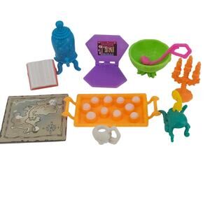 Mix Lot of 10 Monster High Freaky Fusion Catacombs Playset accesories